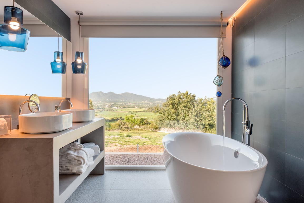 Luxury hotel bathroom